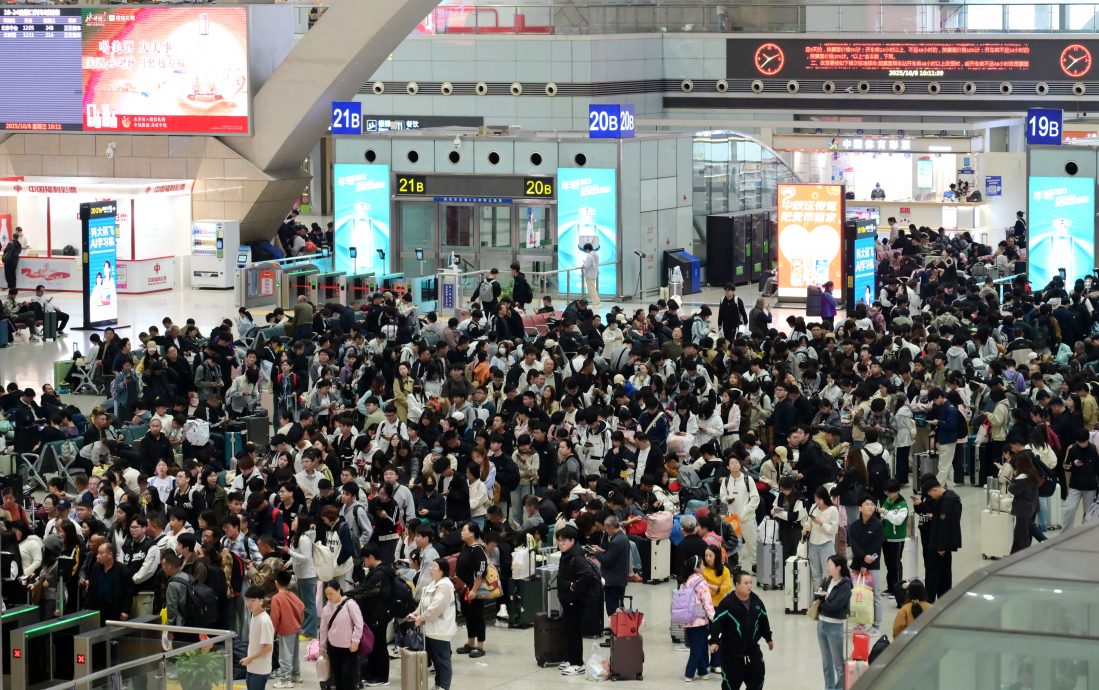 中累计逾24亿人次跨区域流动创历史新高 多地加开铁路及航班疏导旅客返程