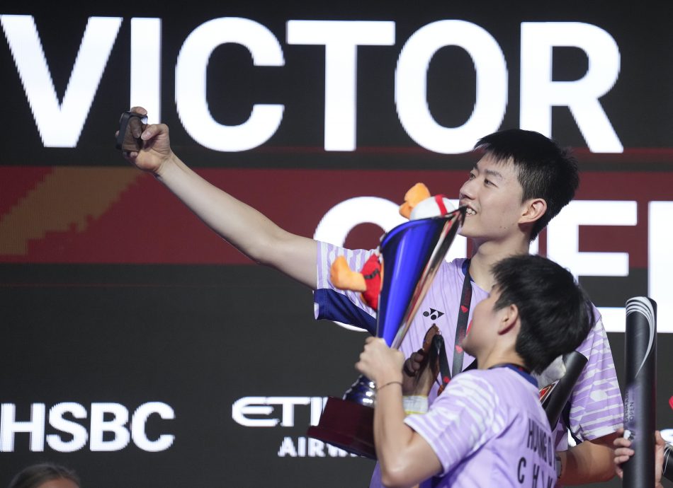 丹麦羽球超级750赛|小保终结28个月冠军荒  凤凰3连冠创历史