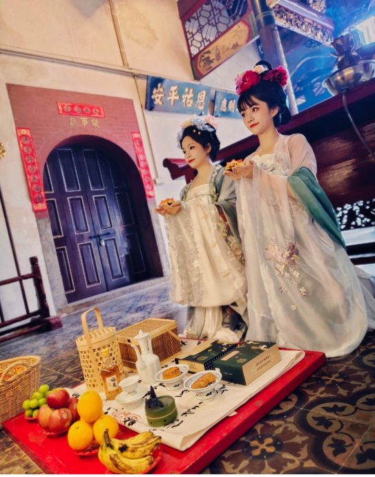 乐活频道 | 长衫衣袂遥寄古风情怀 大马汉服人今朝续梦