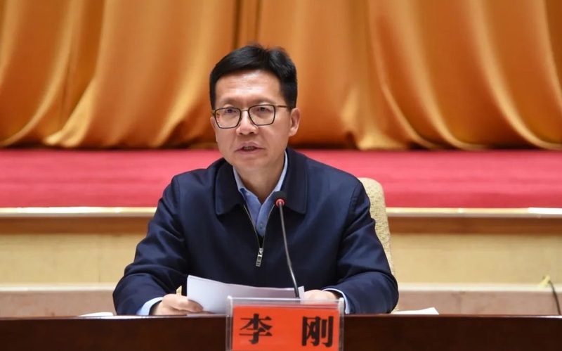 云南机场集团3任董事长落马 丽江市长李刚投案自首