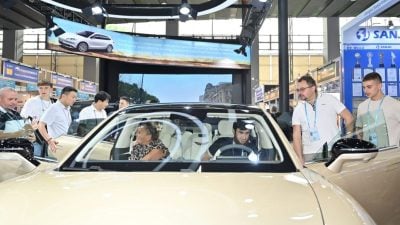 产能过剩下 中国“十五五”规划没提发展新能源汽车