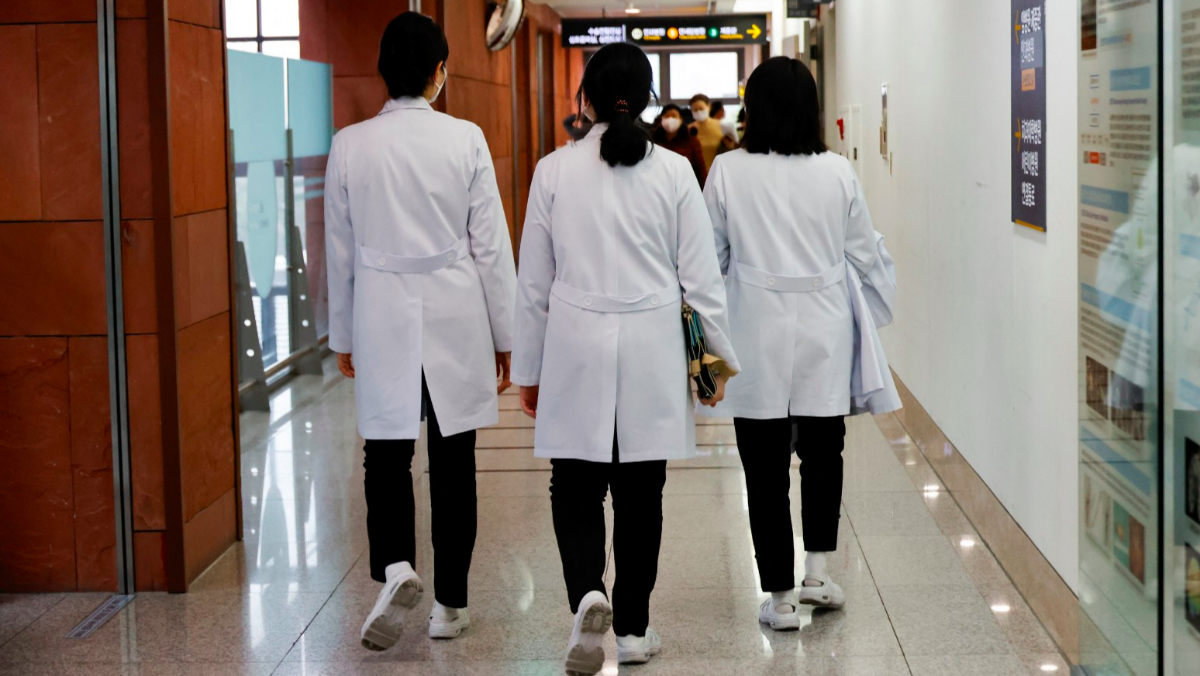 人手不足“让老人继续睡”？韩国疗养院滥开安眠药是一般医院的22倍