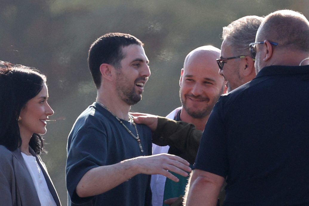 人质2年囚禁生活曝光 与外界隔绝、挨饿 被迫陪打牌做饭