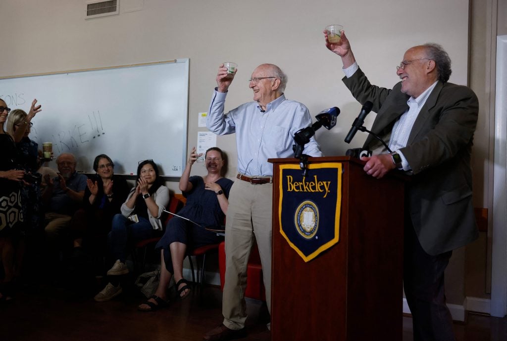 以为接到“恶作剧电话”诺奖得主批评：特朗普削减预算将“瘫痪”美国科研