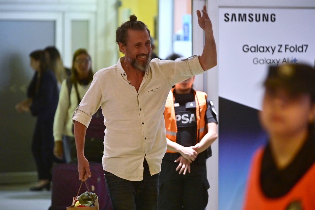 以色列军队再拦截驶往加沙的援助船队