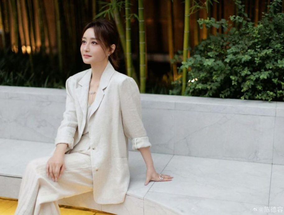 传二姐携母报警控遭监视　陈德容疑陷家庭纠纷