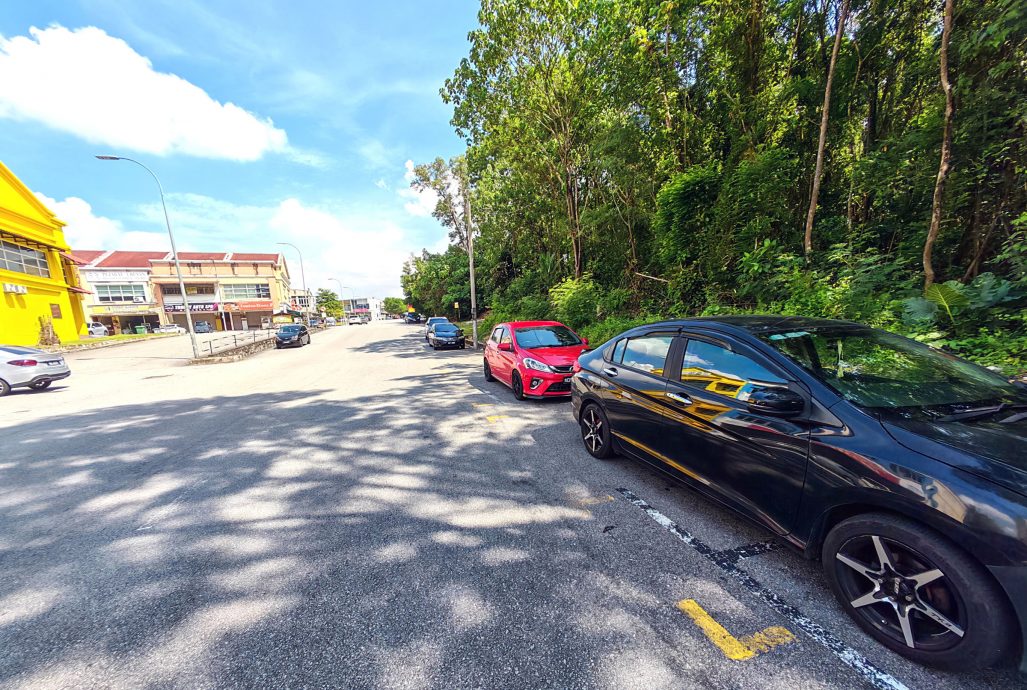 供星洲网/你有你拆，我有我摆！亚沙再也非法路边摊寻别处，继续卷土重来