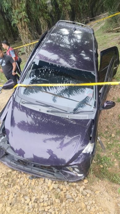 供星洲网:感情纠纷起争执,两车跨州追逐酿车祸,4人被捕2人受伤