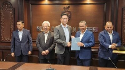 森州政府移交村长委任状 阿敏努丁:完整名单未出炉 有新脸孔出现