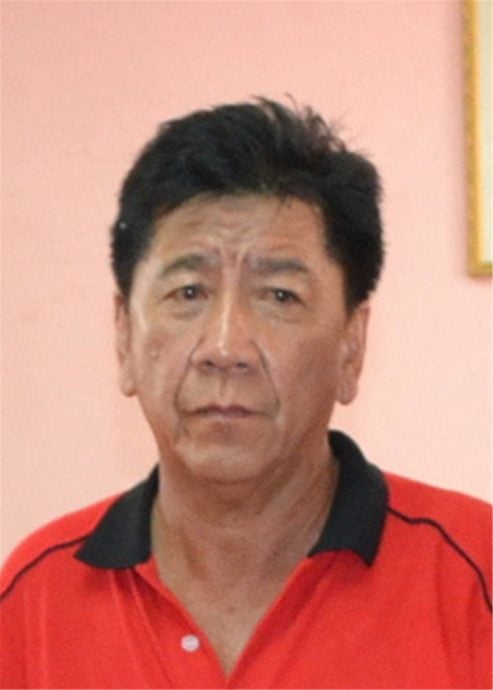 供星洲网：庇朥百年古庙横梁轰然倒下，所幸未有伤亡