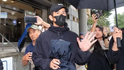 闪兵艺人| 修杰楷道歉自责让妻女受惊吓  陈柏霖造假病例认荒谬