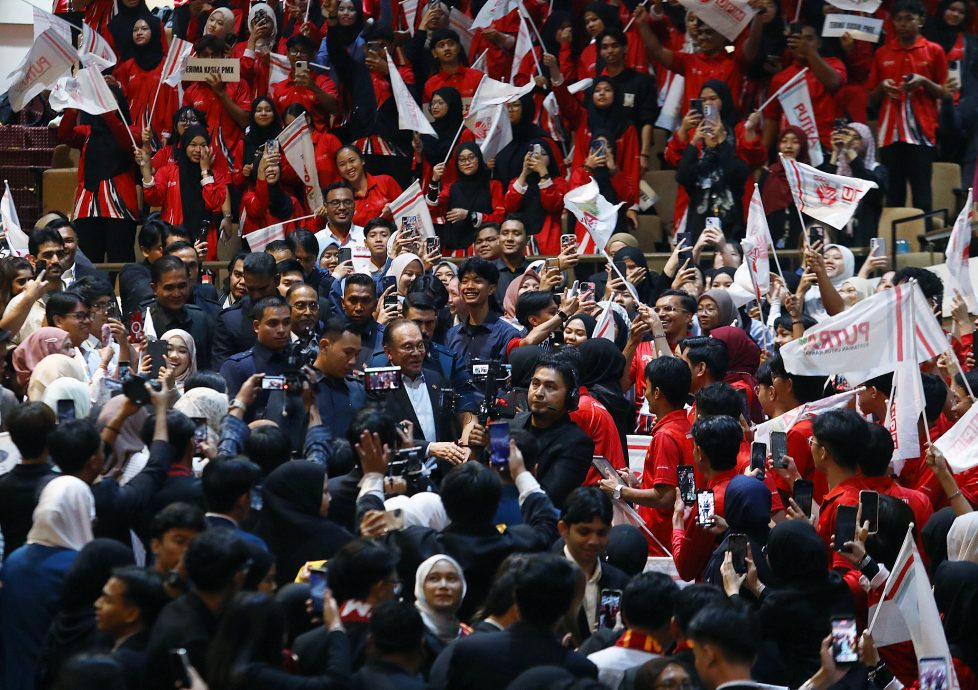 偏见源于无知 安华授招年轻人应对社媒偏见言论