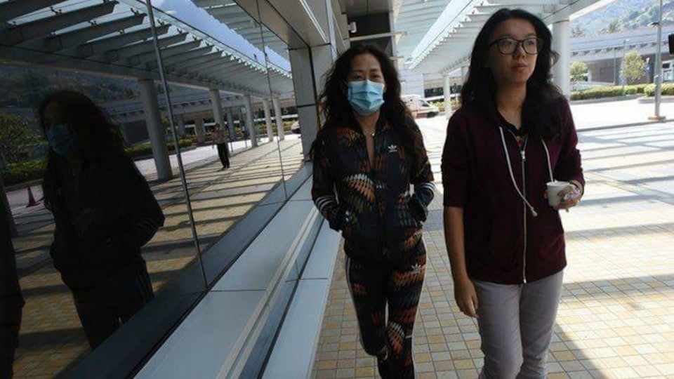 儿子急返港医院守候 关淑怡惊传病危送ICU抢救