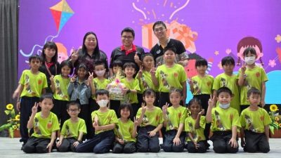 光星小学儿童节欢庆 师生同乐笑满园