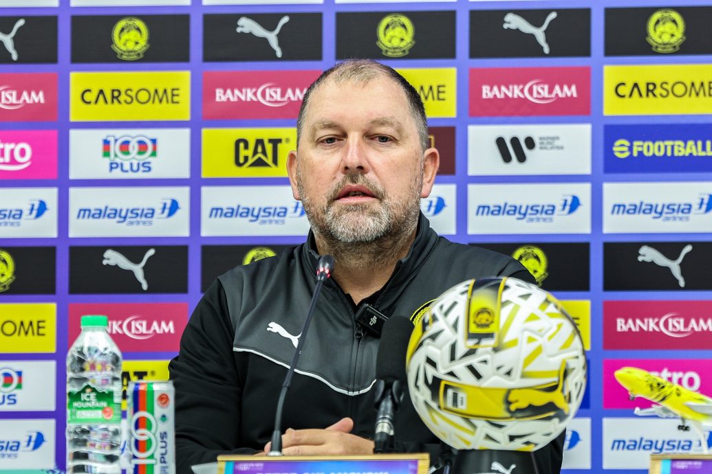 克拉莫夫斯基批评足总惹议  前国足主帅促足总炒克帅