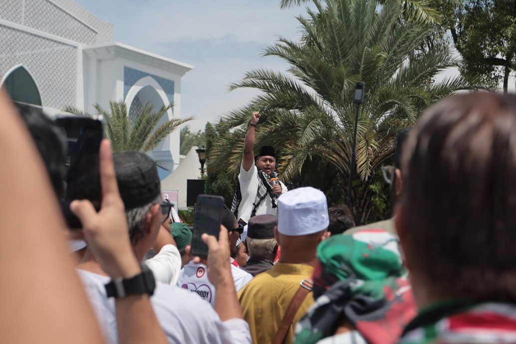 全国（未签发）：2000名彭亨州民众出席声援志愿者被扣押