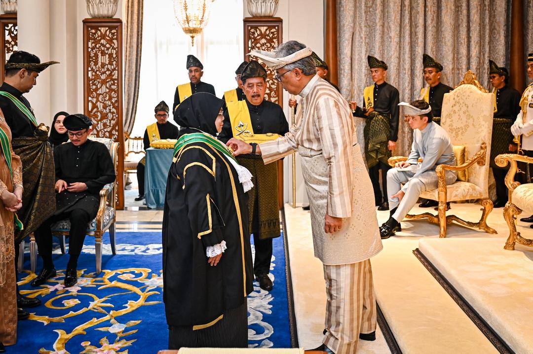 全国:彭苏丹66岁华诞 赐封50人