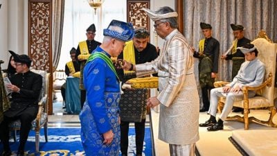 彭苏丹华诞册封50人  2华裔膺拿督斯里