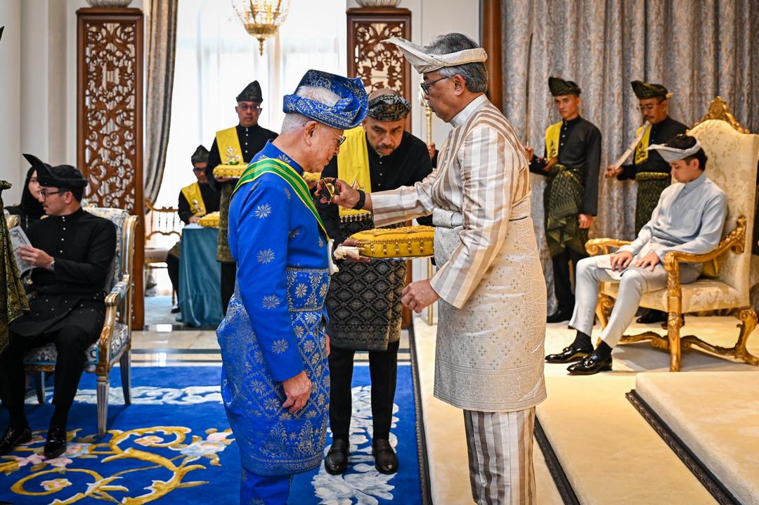 全国:彭苏丹66岁华诞 赐封50人