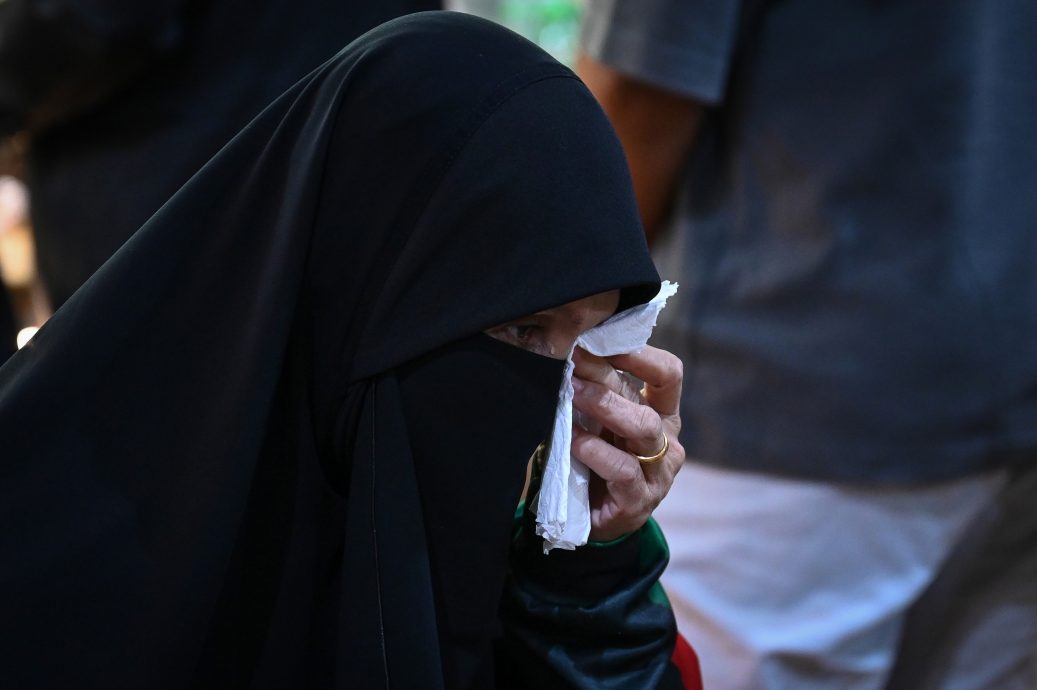 全国:(未签发)全球坚韧船队/参与全球坚韧船队任务的登嘉楼宗教师慕哈末阿都拉在被以色列军方扣留前约半小时,通过视讯电话叮嘱母亲,若自己被逮捕,不要为他感到担心,他已做好准备在加沙的战场上为伊斯兰牺牲(mati syahid)。