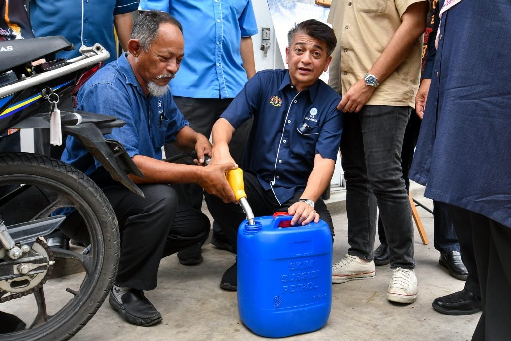 全:已签发/马来西亚渔业发展局预计,今年的东北季风不会对东海岸各州鱼类供应带来严重冲击。