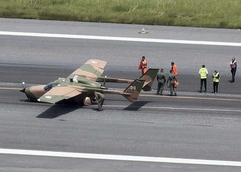 军机降落故障堵住跑道  普吉机场17个个航班受影响 