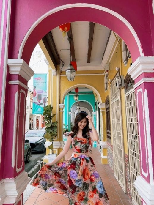 刘佩玥花裙美照掀热议 大马网民一眼认出在槟城拍的!