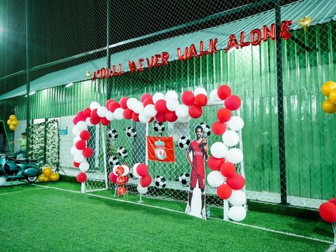 利物浦球迷父亲 为女打造足球场婚礼