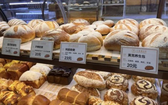 到医院排队不是看病 中国年轻人疯抢“药膳面包” 1小时秒杀