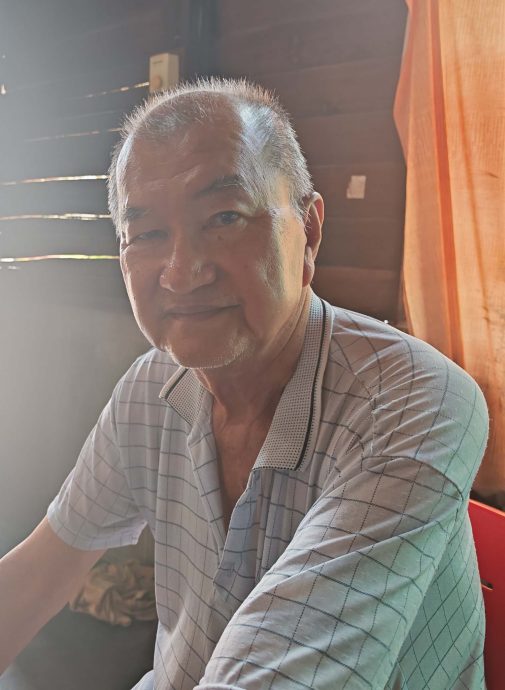 动弹不得靠吃青木瓜保命 老妇受困油棕园3天获救 