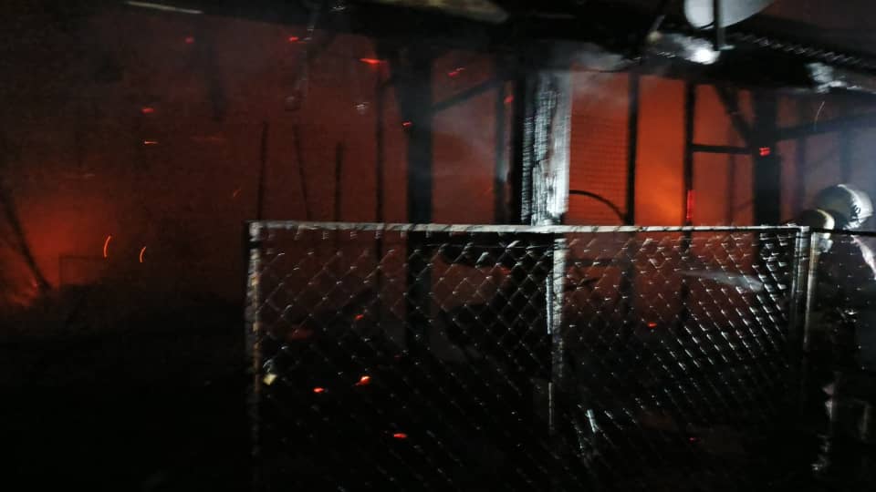 午夜火魔肆虐 安顺6民宅烧毁 无人伤亡