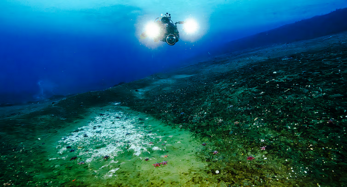 南极海底在“放气” 科学家：情况比想像中严重
