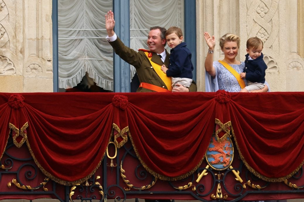 卢森堡大公亨利大公在位25年 宝座传给儿子