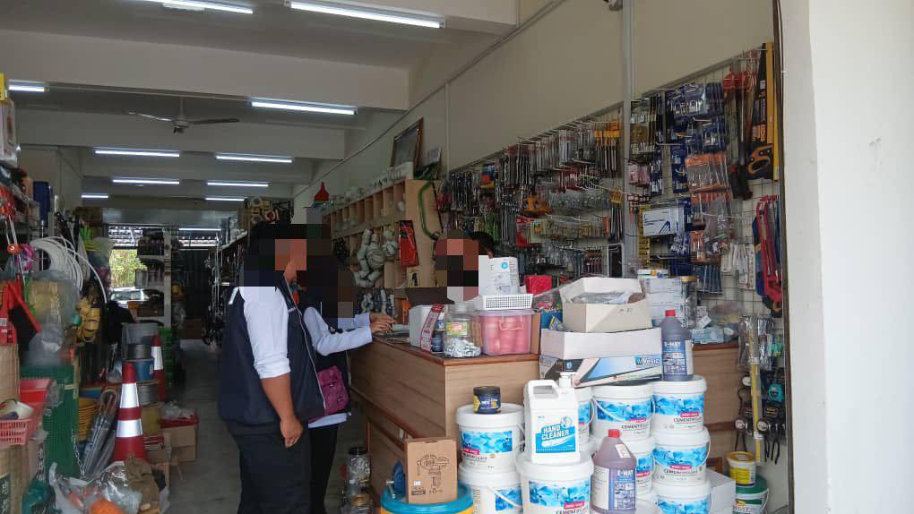 卫生局展开执法行动 违反烟草法令开102罚单