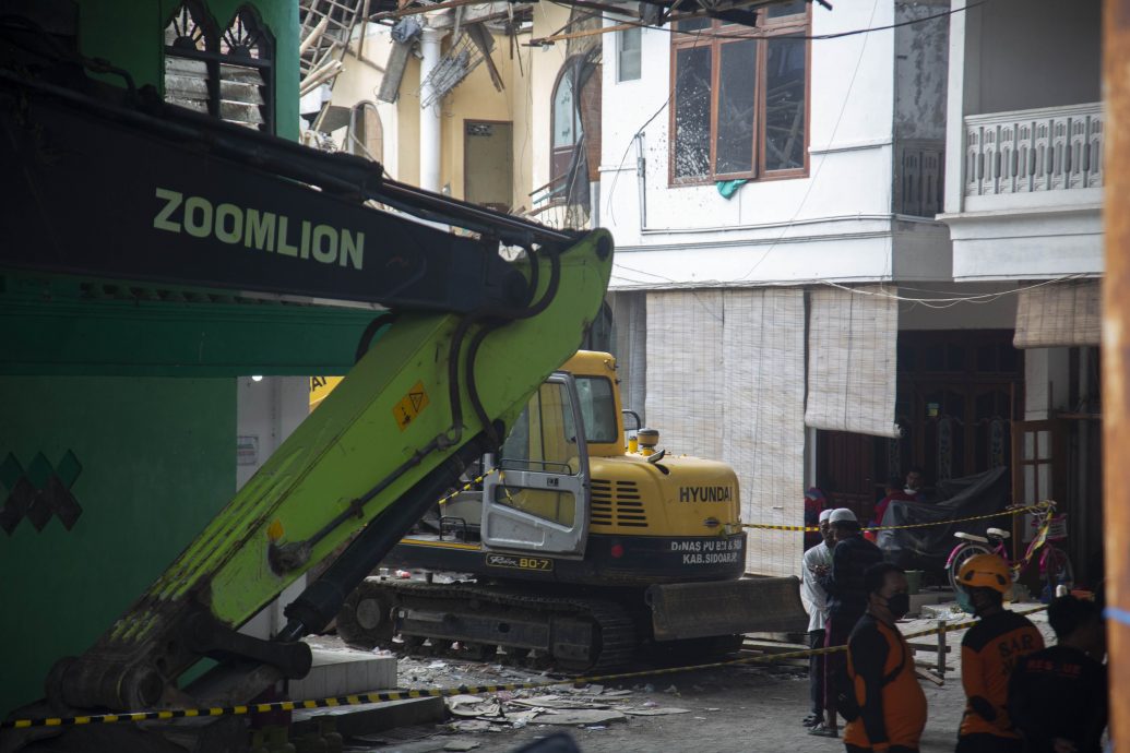 印尼宗教学校坍塌案再增1死 14岁男子奇迹生还获救