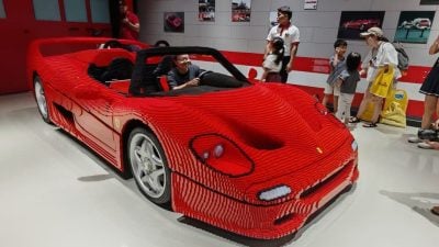 亚洲首个法拉利乐高体验馆  实体比例F50登场