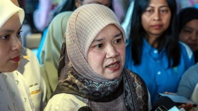 面对辞职呼声　法丽娜：批评让我更努力做好