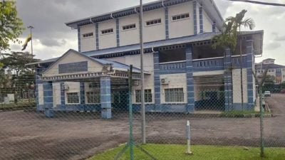 物资送太平警局礼堂  统一由福利局赈灾
