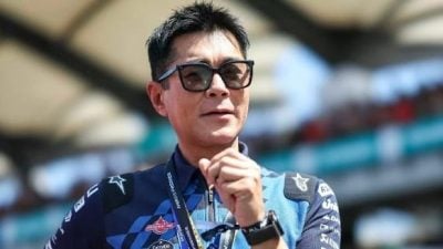 古天樂雪邦朝聖MotoGP  變移動佈景板不停被索簽名合照