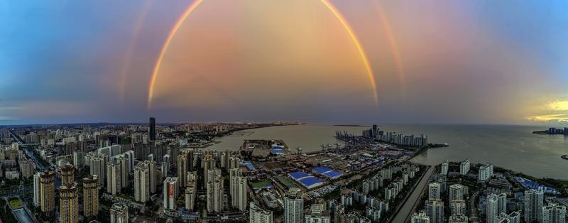 台风“麦德姆”在广西再次登陆 海南海口上空现双彩虹