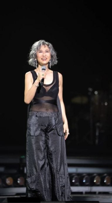 叶蒨文当众脱外套辣晒身材　林子祥傻眼：好久没见过