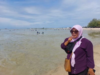 吉里望海滩捉西蚶乐