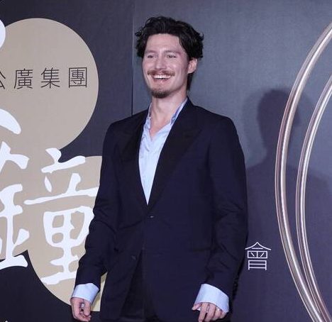 周华健要混血帅儿慢点生小孩 爆笑原因让人喷饭