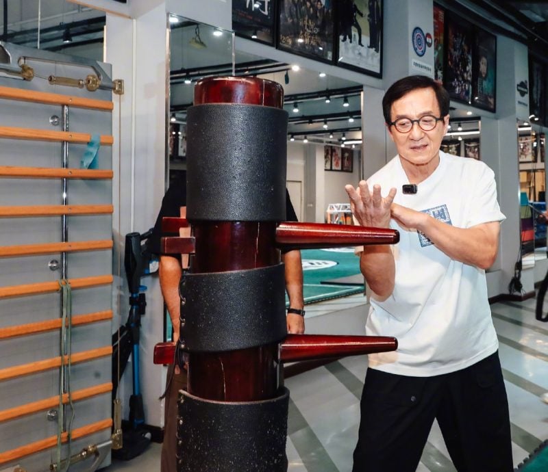 嘲讽李小龙叫声难听 成龙昔日言论掀骂战