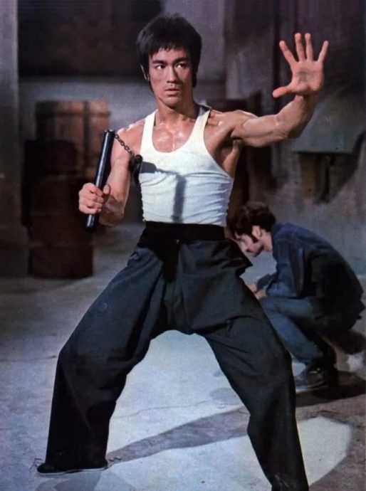 嘲讽李小龙叫声难听 成龙昔日言论掀骂战