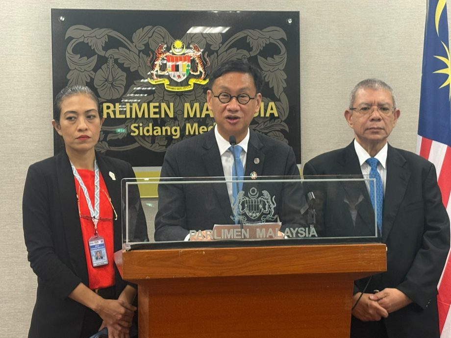 国会 / 缅甸官媒称大马支持军政府选举 朝野国会议员要求外长解释