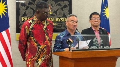 “找不到慕女婿? 媒体图文并茂”   邱培栋轰执法失职