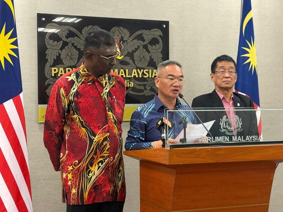 国会 / 邱培栋轰执法失职:媒体都能拍到 为何政府找不到慕尤丁女婿?