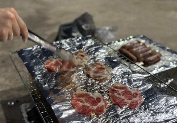 **国际拼盘(只供网)**肉烤焦“剥掉”就能吃?营养师吁3类人别碰 搭5蔬果助代谢解毒