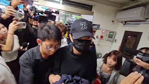 坤达出国10天后返台 警方:入境即往机场拘提